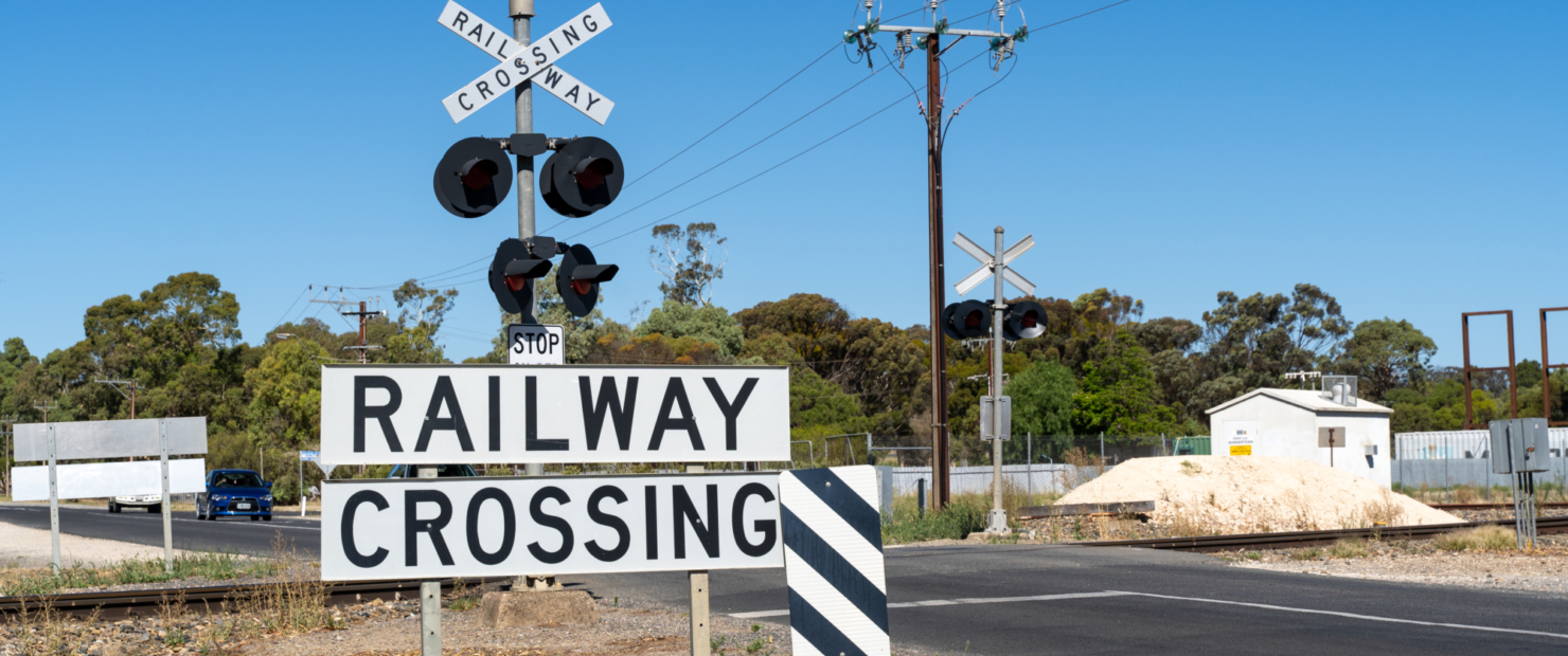 Image SA Level Crossing at Bordertown Feb 21 i Stock 1303010095